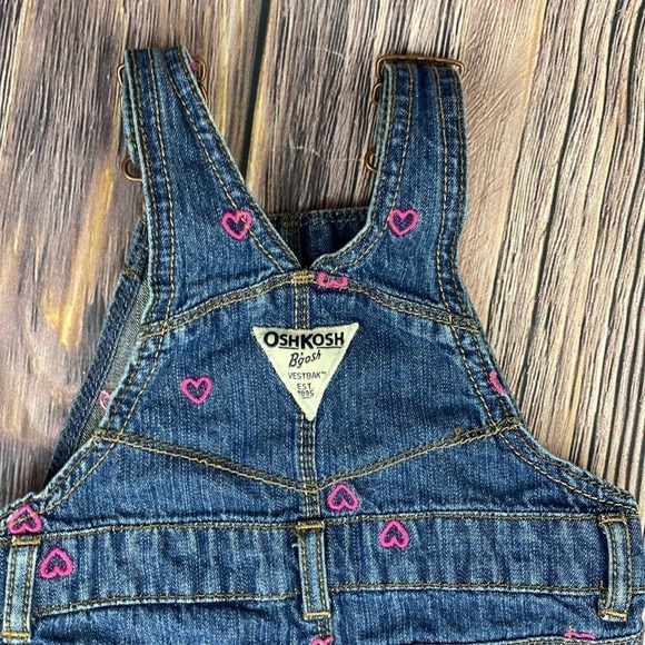 Darling Oshkosh Blue Jean Overalls With Pink Hearts- Size 9 Months - Picture 6 of 11